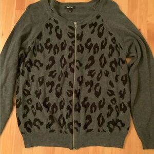 Apt 9 sweater size L